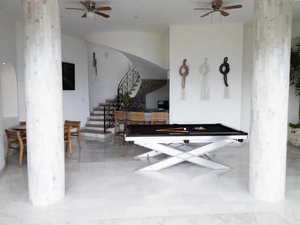 Interior de una de las estancias de Casa Pakaat, es para pasar vacaciones en la playa